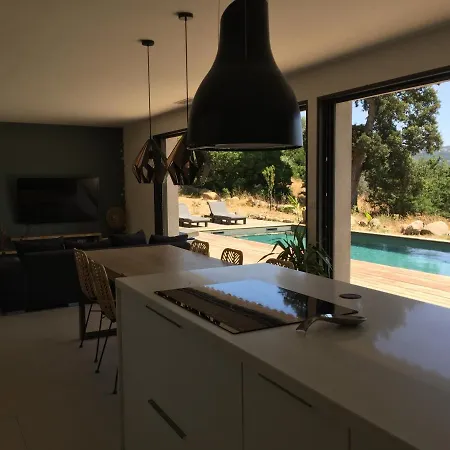 Villa 3 Chambres + Studio 8 Pers Avec Piscine * Sotta